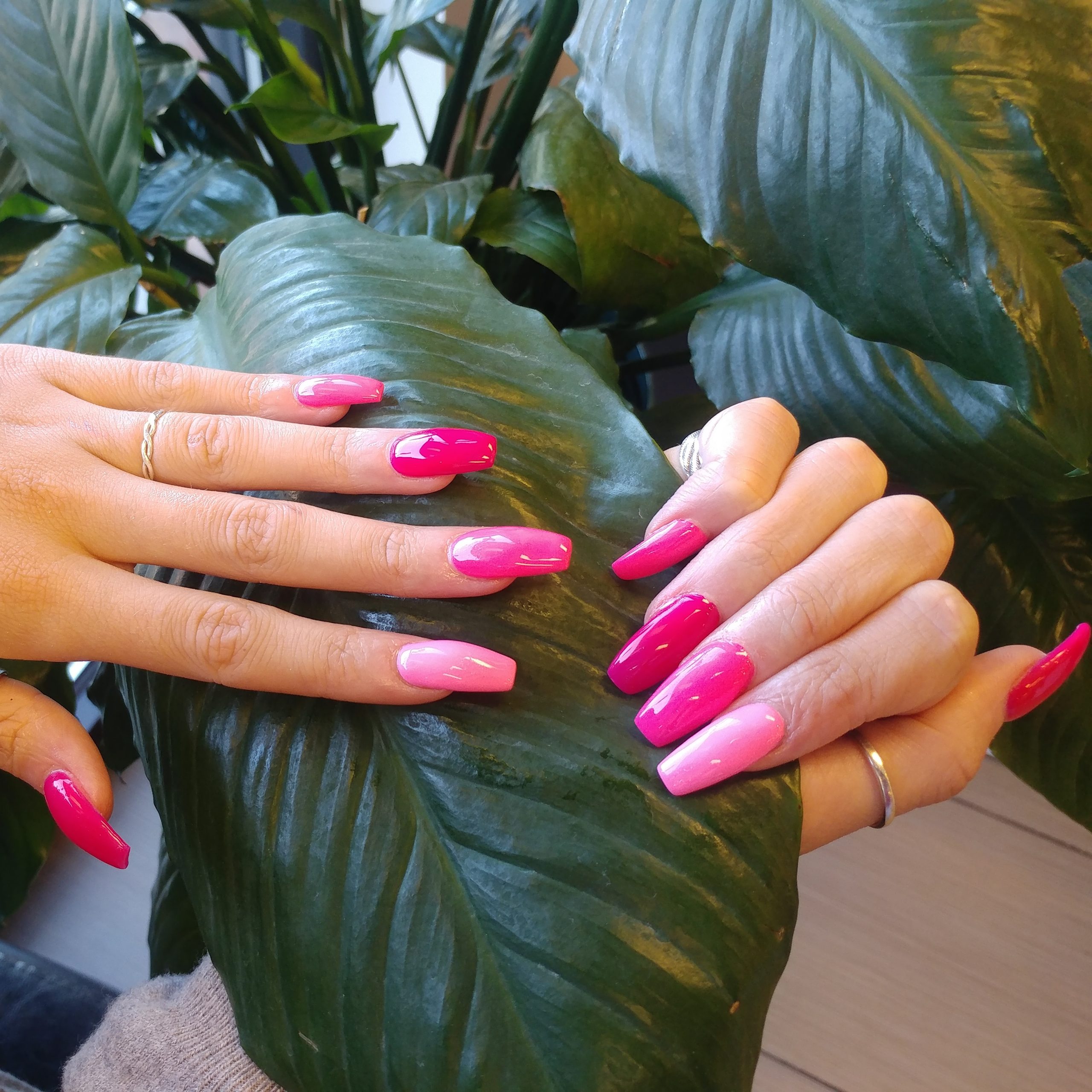 Vivid Nails in Sherwood